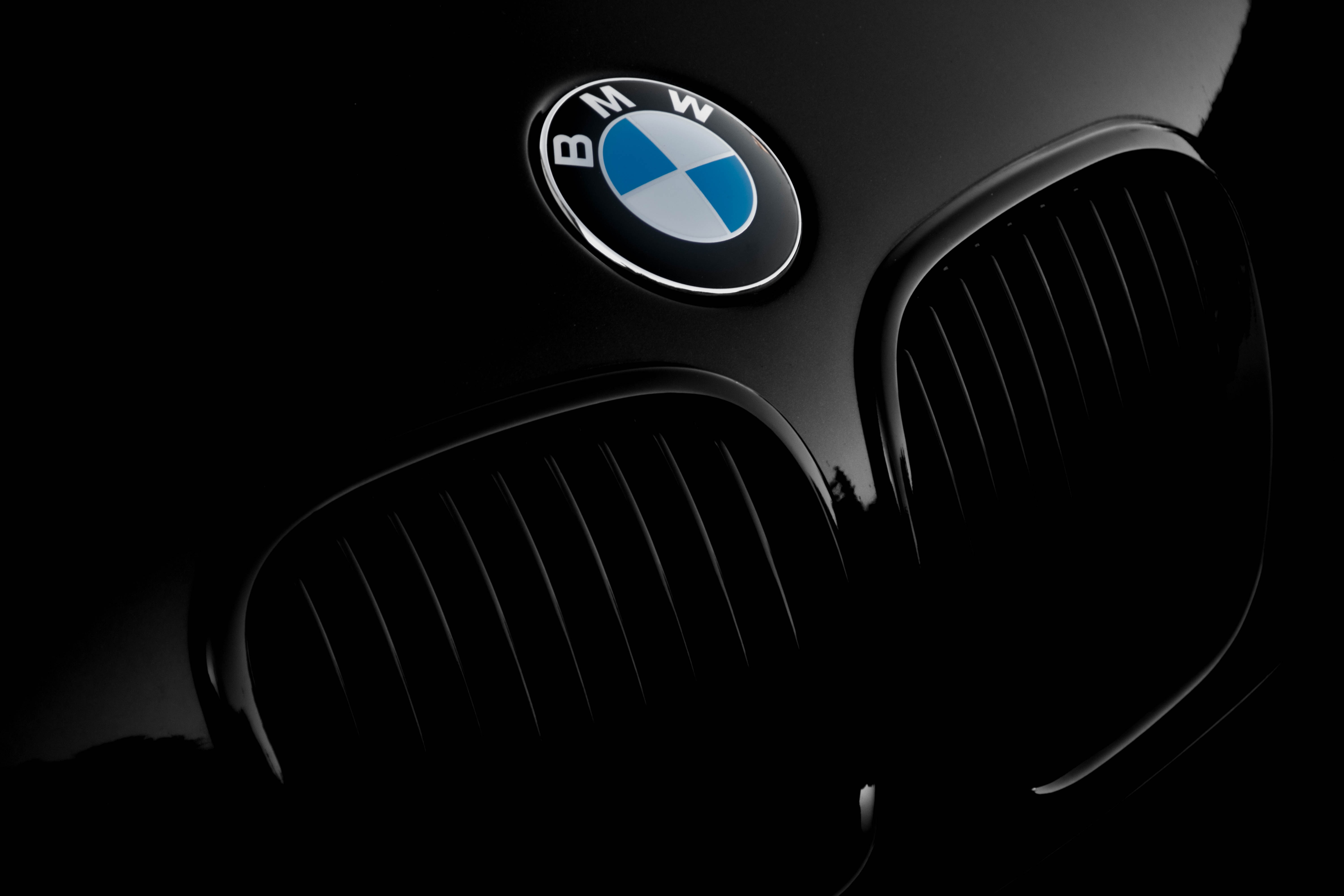 Бмв фон. BMW 3 Series 2023. BMW AMG logo. Логотип БМВ 2022. BMW 7 logo.